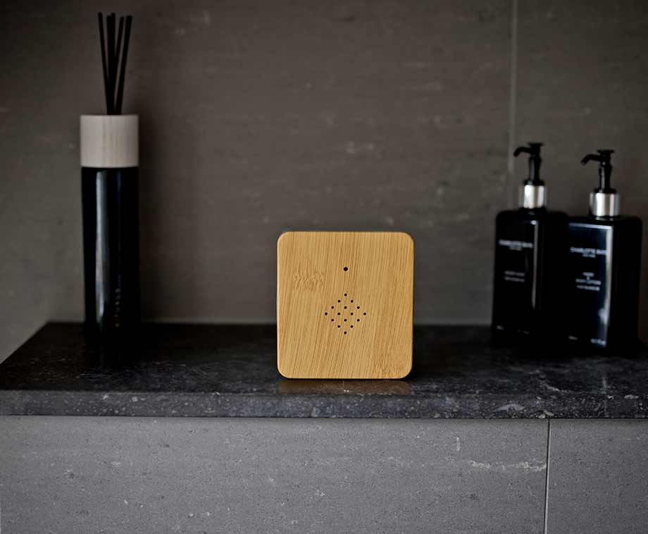 Vogelhuisje met Vogelgeluiden en Sensor