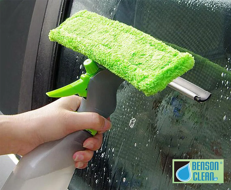 Raamwisser 3-In-1 - Sprayen, Schoonmaken En Meteen Afnemen!