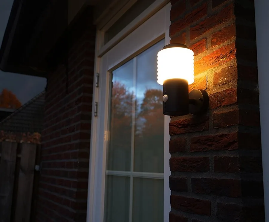 Buiten Wandlamp - Met Bewegingssensor En Lichtsensor!