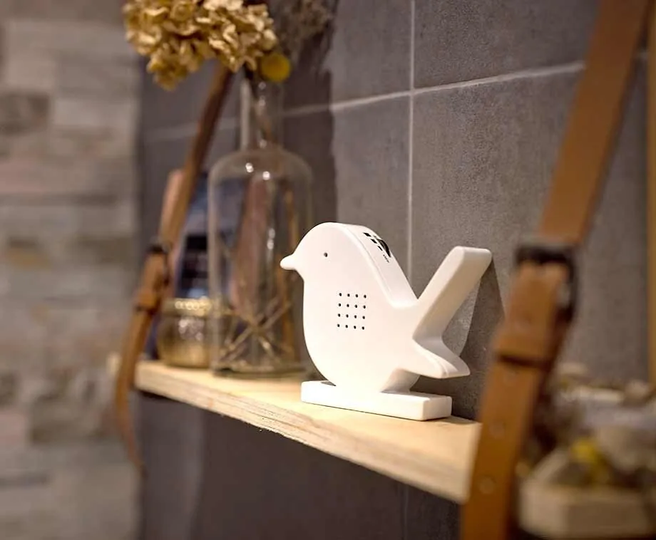 Vogelhuisje met Vogelgeluiden en Sensor